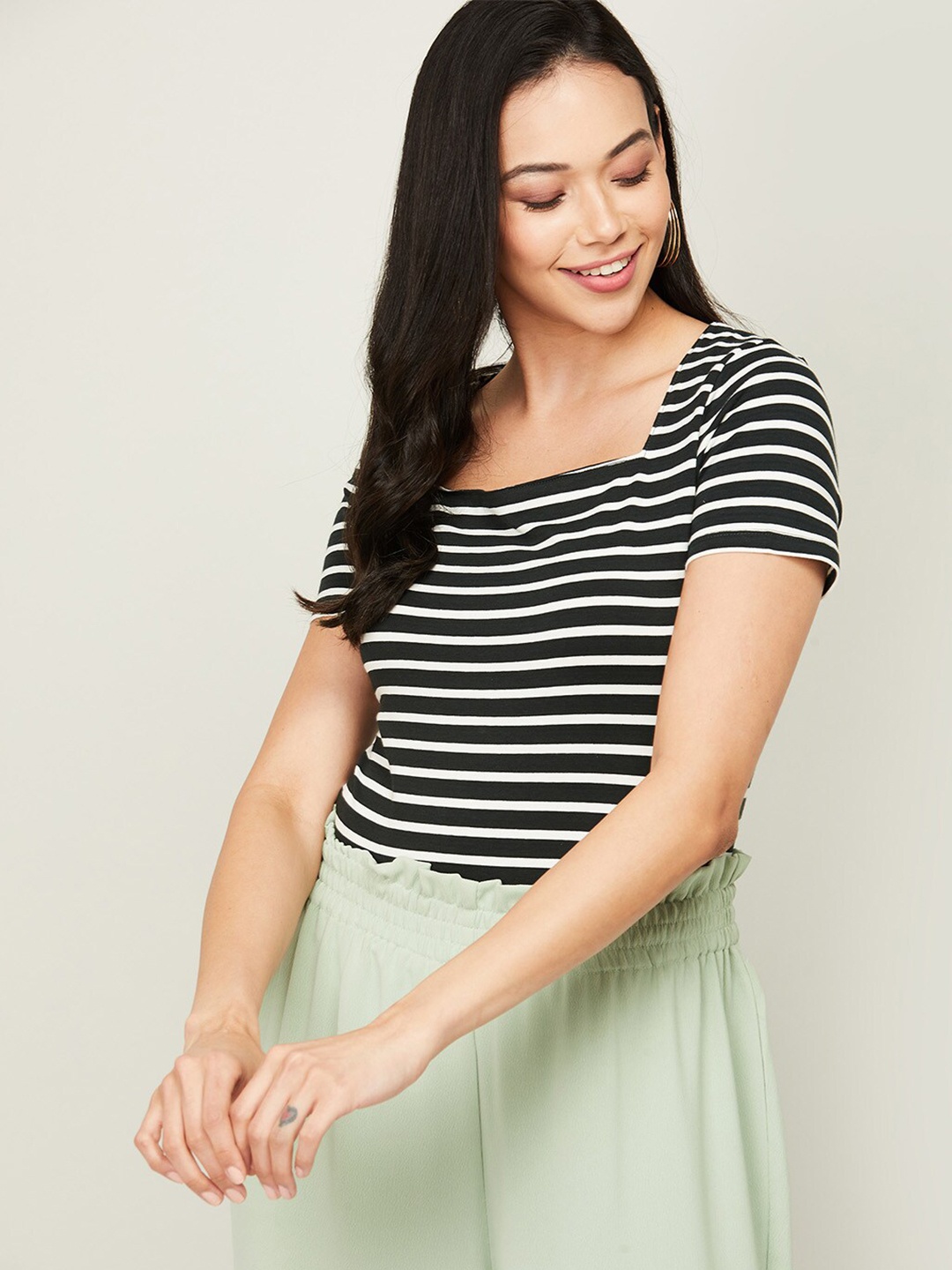 

Bossini Black & White Striped Top