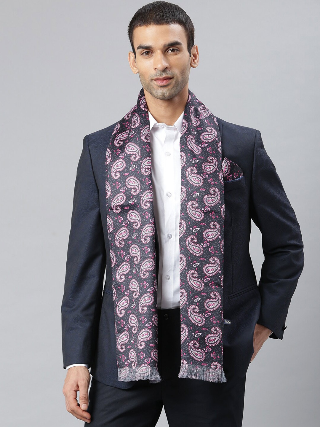 

Tossido Men Navy Blue & Pink Printed Stole & Pocket Square Set