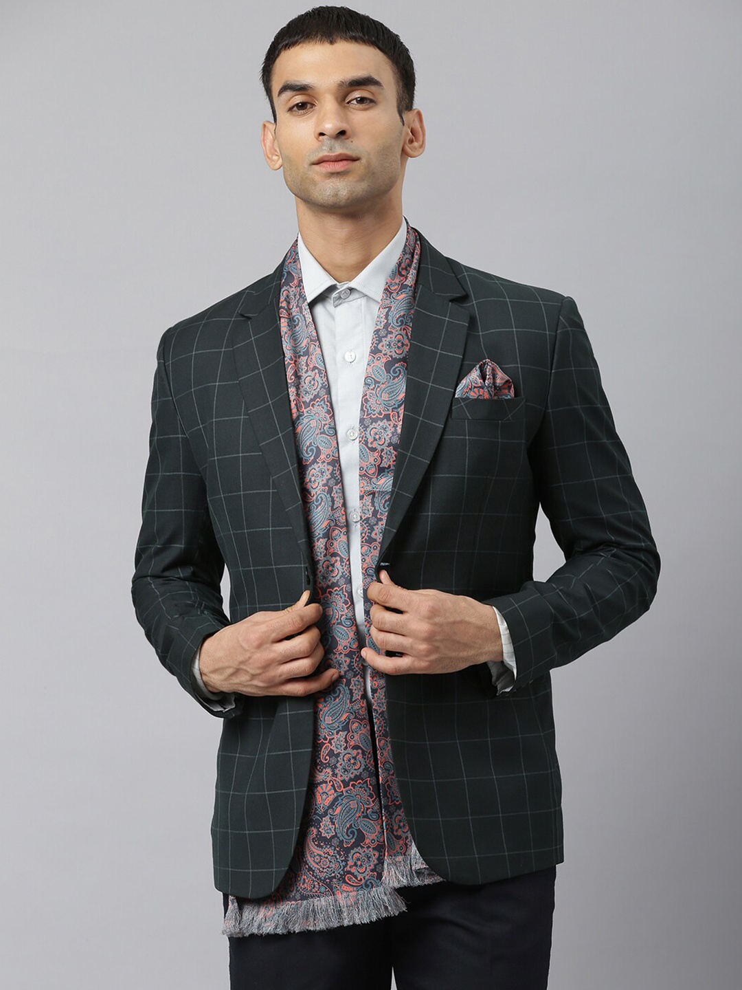 

Tossido Men Orange & Blue Printed Stole & Pocket Square Set