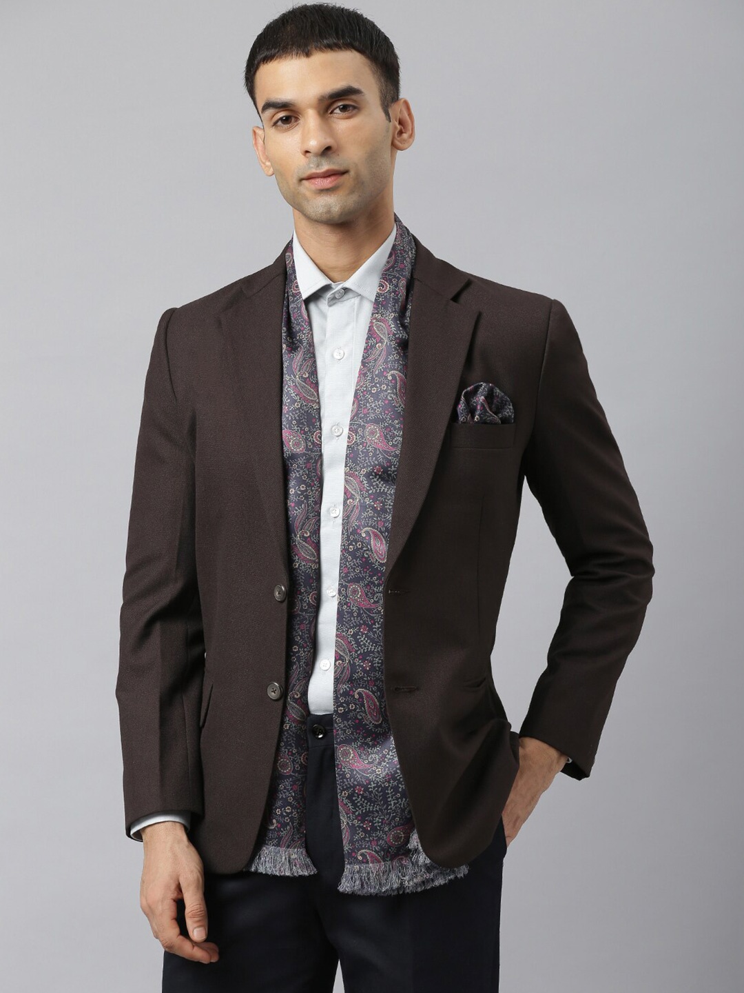 

Tossido Men Grey Paisley Printed Stole & Pocket Square Set