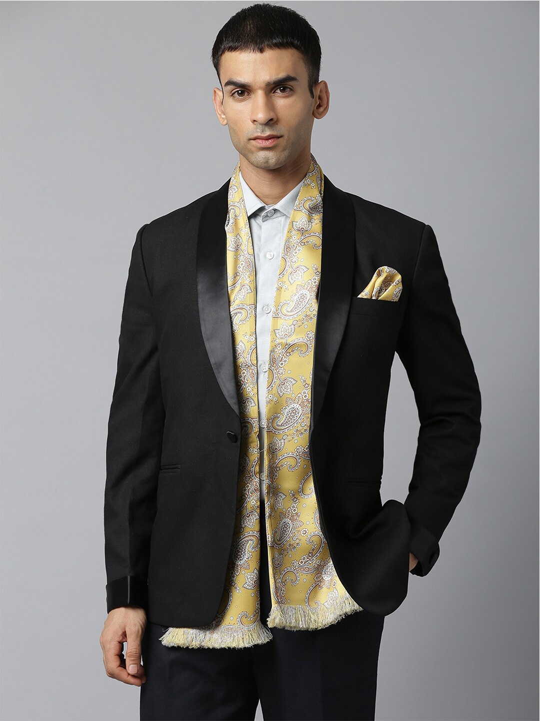 

Tossido Men Mustard & Brown Printed Stole& Pocket square