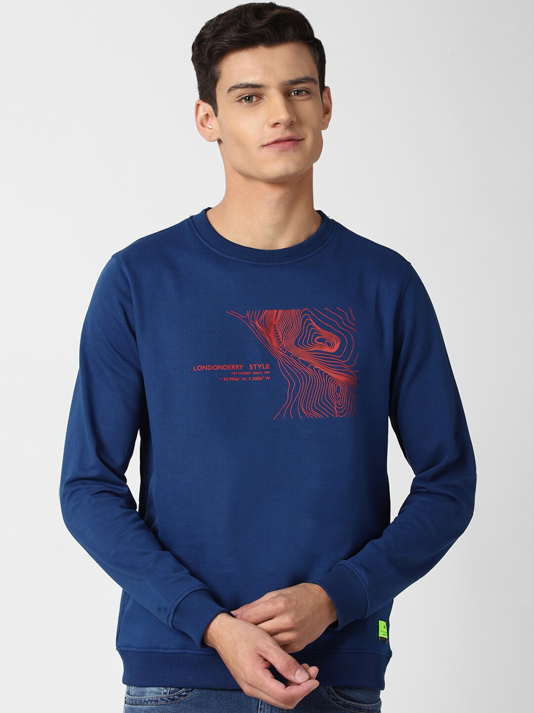 

Peter England Casuals Men Blue Printed Sweatshirt