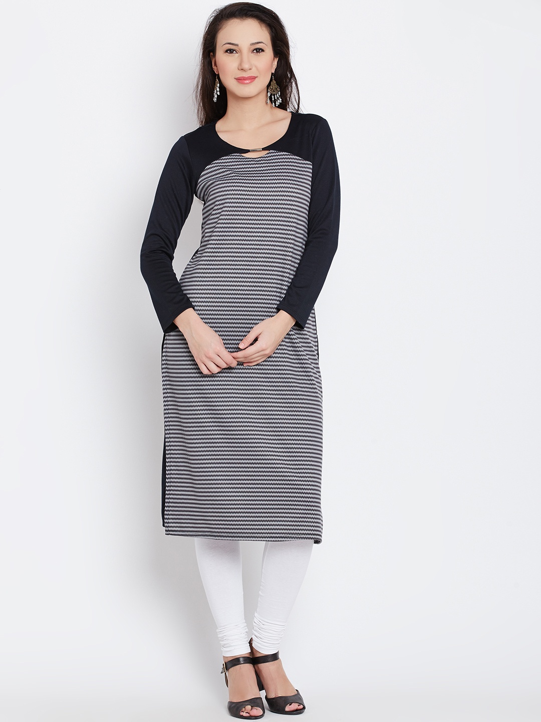 

AURELIA Women Black Printed Straight Winter Kurta