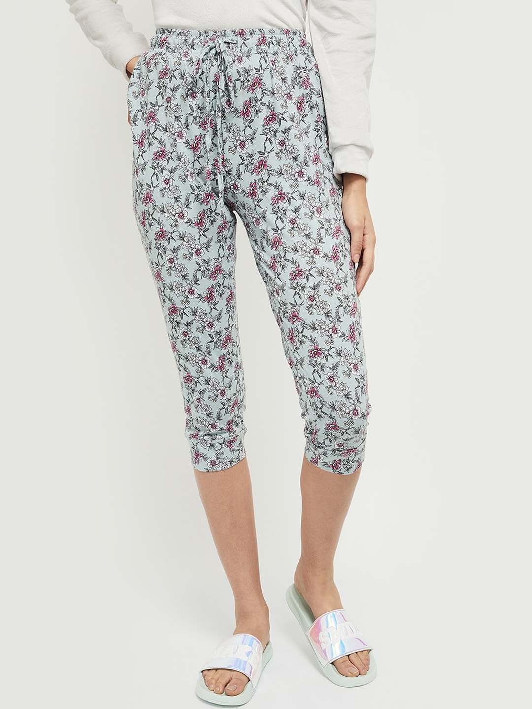 

max Women Navy Blue & Red Floral Printed Pure Cotton Lounge Pants