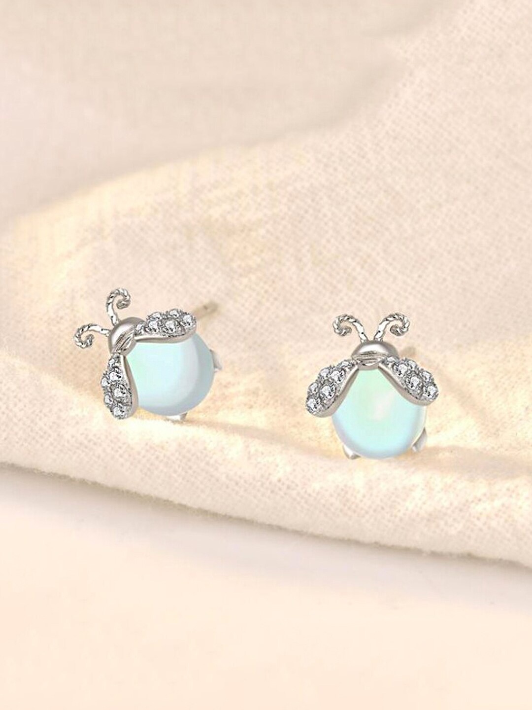 

Yellow Chimes Woman 925 Silver-Toned Crystal Studded Square Studs Earrings