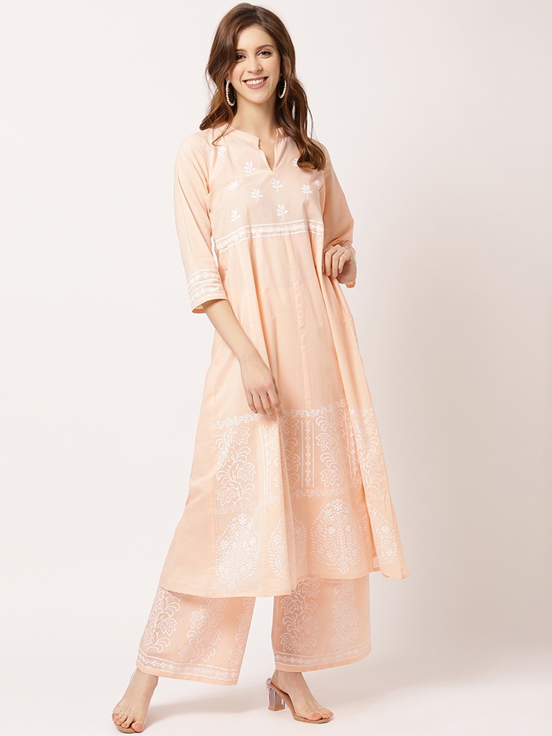 

THE NKS PLUS Women Peach-Coloured & White Floral Pleated Pure Cotton Kurta With Palazzos