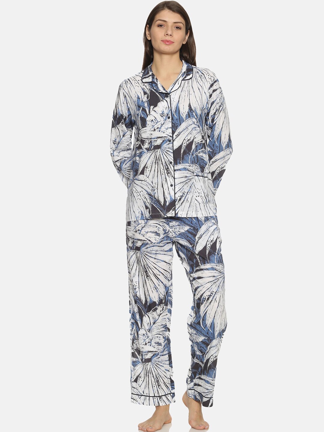 

Bene Kleed Women White & Blue Printed Night suit