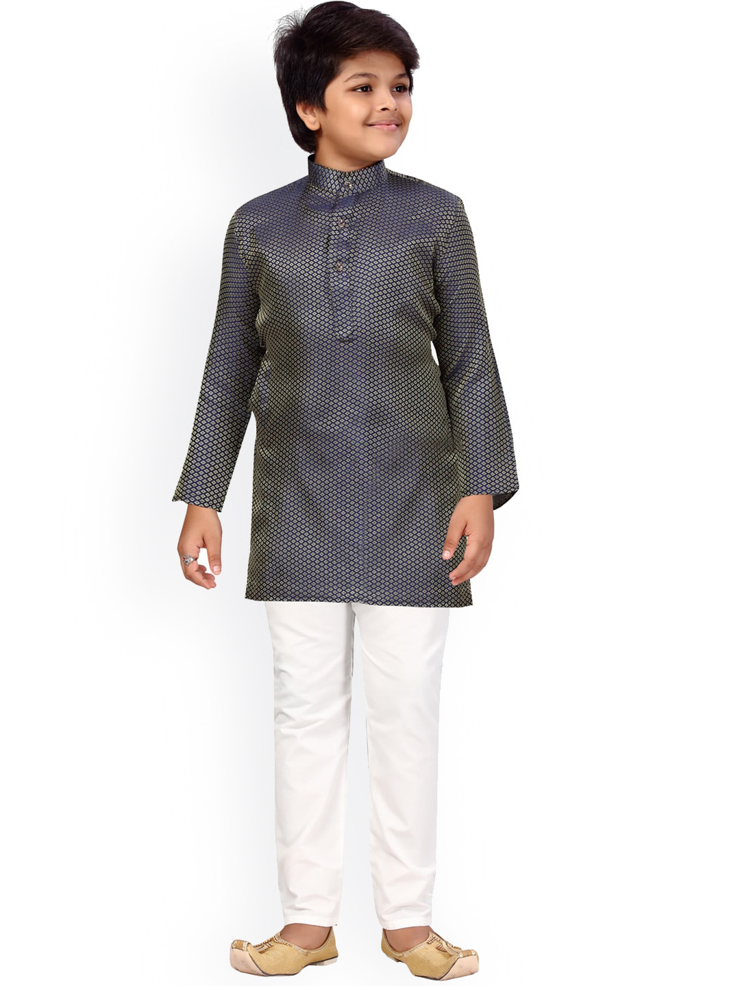 

LITTLE MAFIA BY Aarika Boys Navy Blue & Gold-Toned Pure Silk Kurta with Pyjamas
