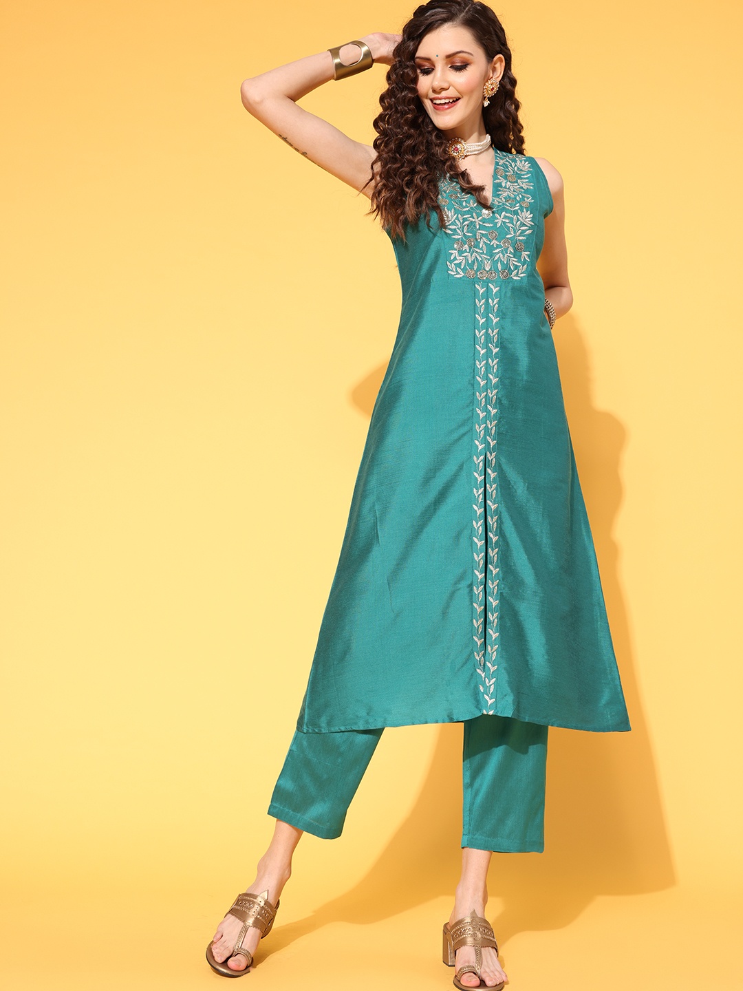 

anayna Women Solid Silk Blend New Neckline Kurta Set, Teal