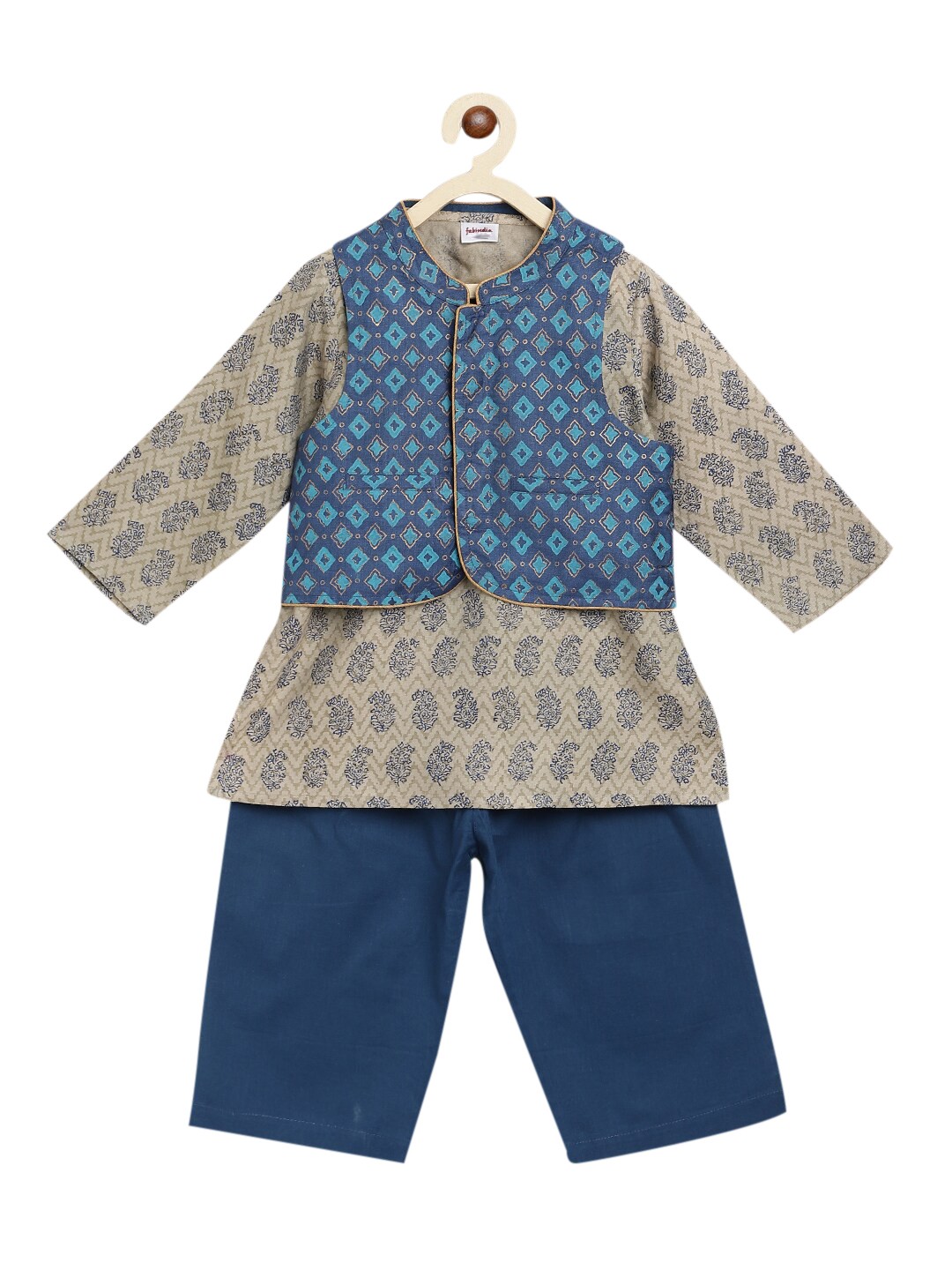 

Fabindia Boys Beige Ethnic Motifs Embroidered Regular Kurta with Pyjamas & Nehru Jacket