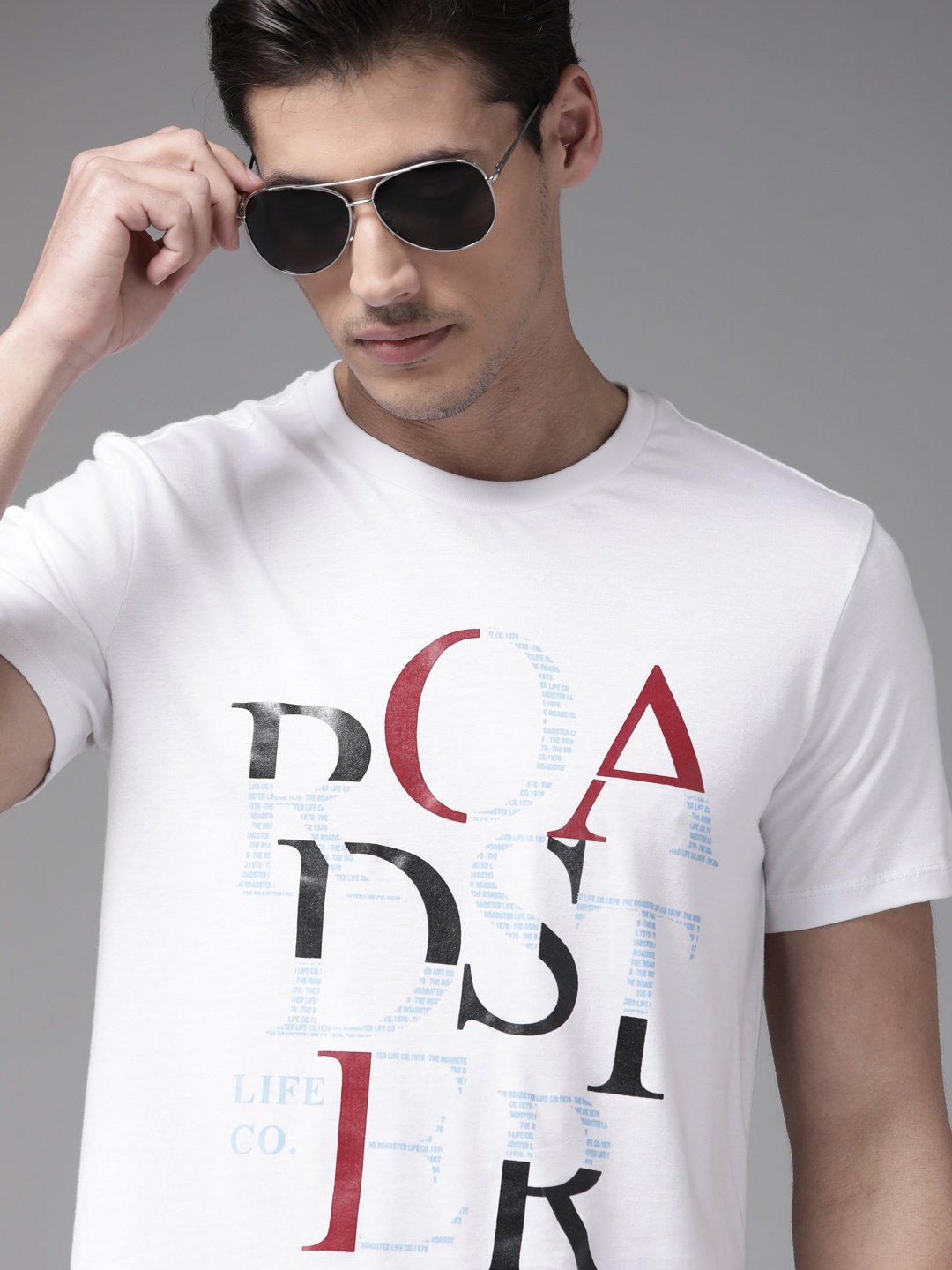 

The Roadster Lifestyle Co Men White & Black Brand Logo Printed Pure Cotton T-shirt