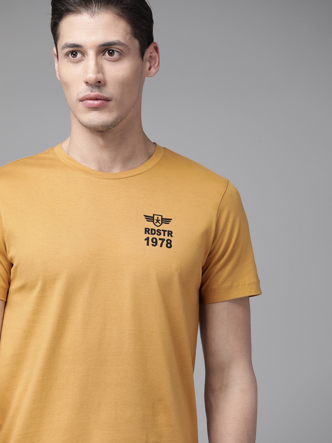 The Roadster Lifestyle Co Men Mustard Brown Pure Cotton T-shirt With Brand Logo Detail