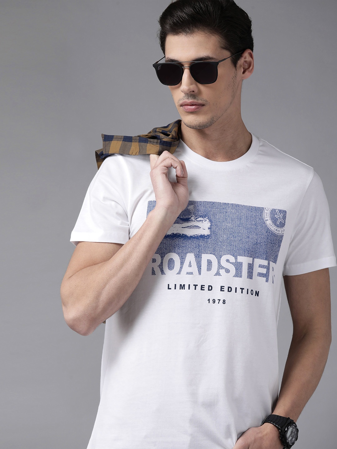 

The Roadster Lifestyle Co Men White & Blue Brand Logo Printed Cotton T-shirt