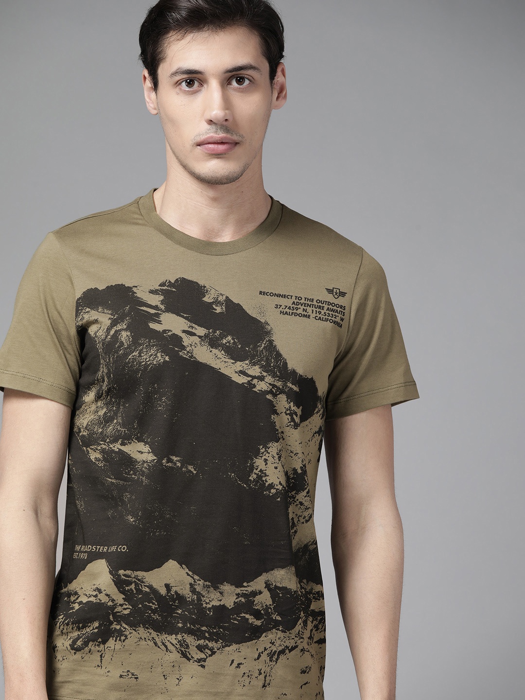 

The Roadster Lifestyle Co Men Olive Green & Black Pure Cotton Printed T-shirt