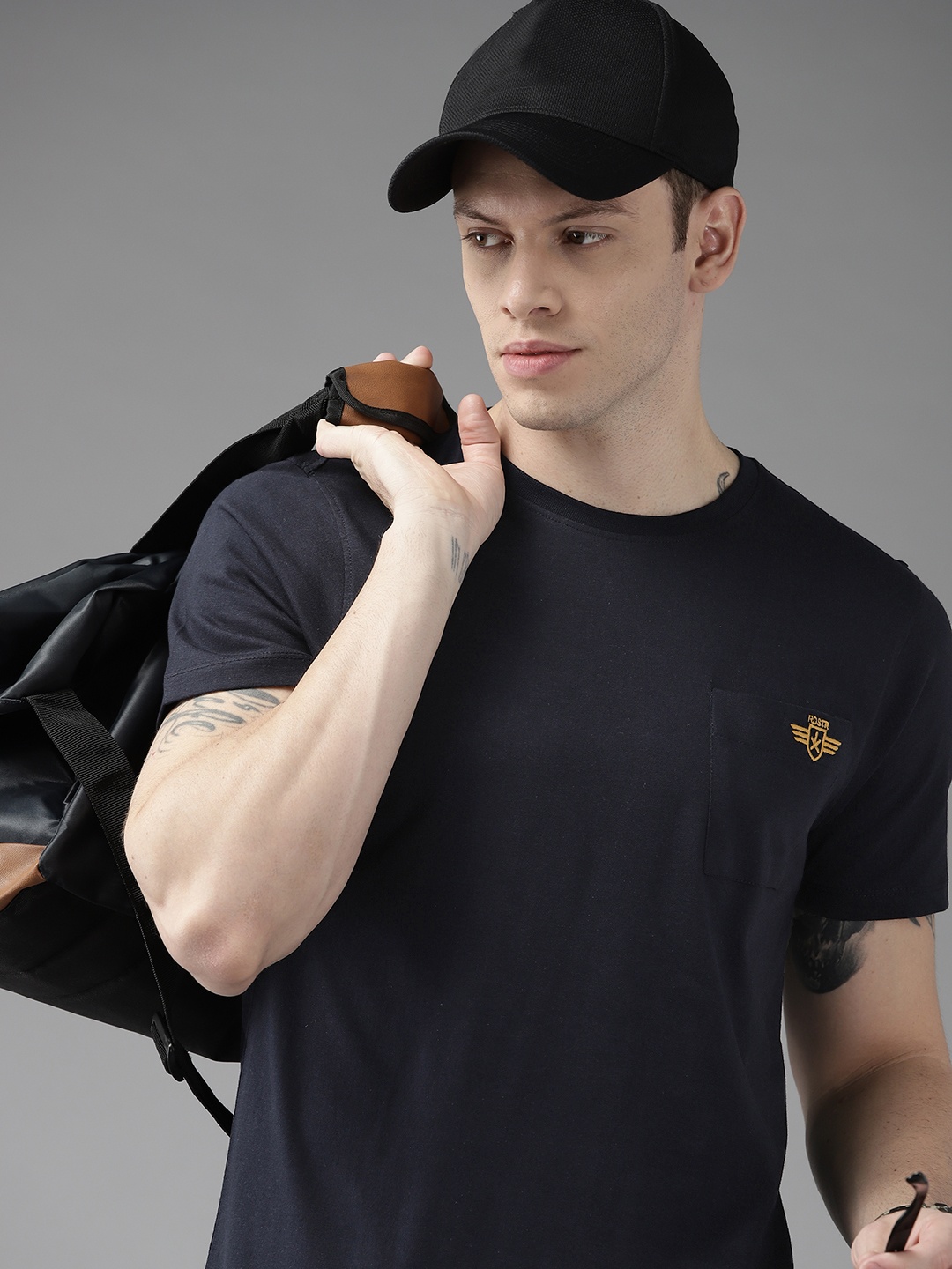 

Roadster Men Navy Blue & Mustard Yellow Pure Cotton Colourblocked T-shirt