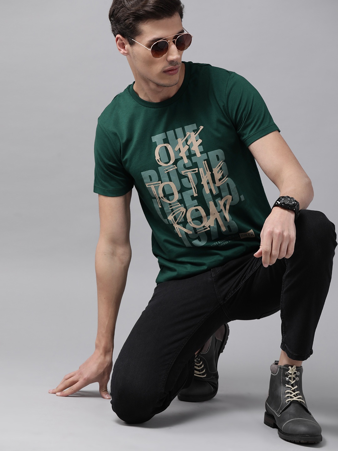 

The Roadster Lifestyle Co Men Green & Beige Pure Cotton Typography Printed T-shirt