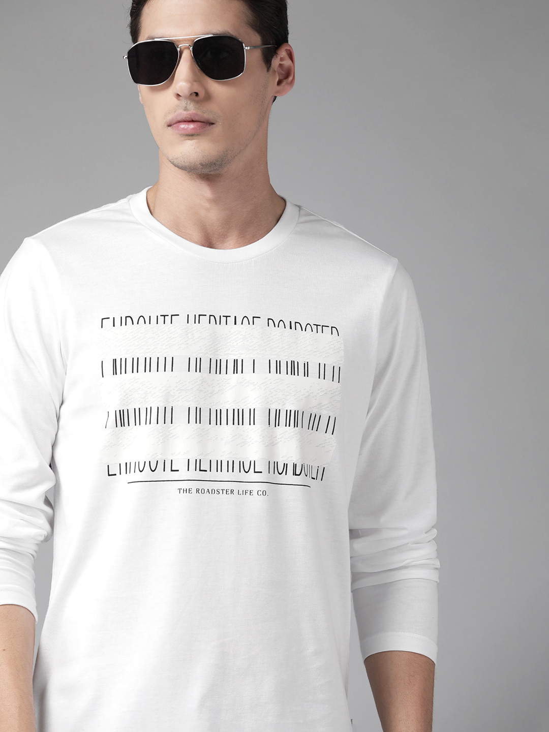

The Roadster Lifestyle Co Men White Pure Cotton Typography Printed T-shirt