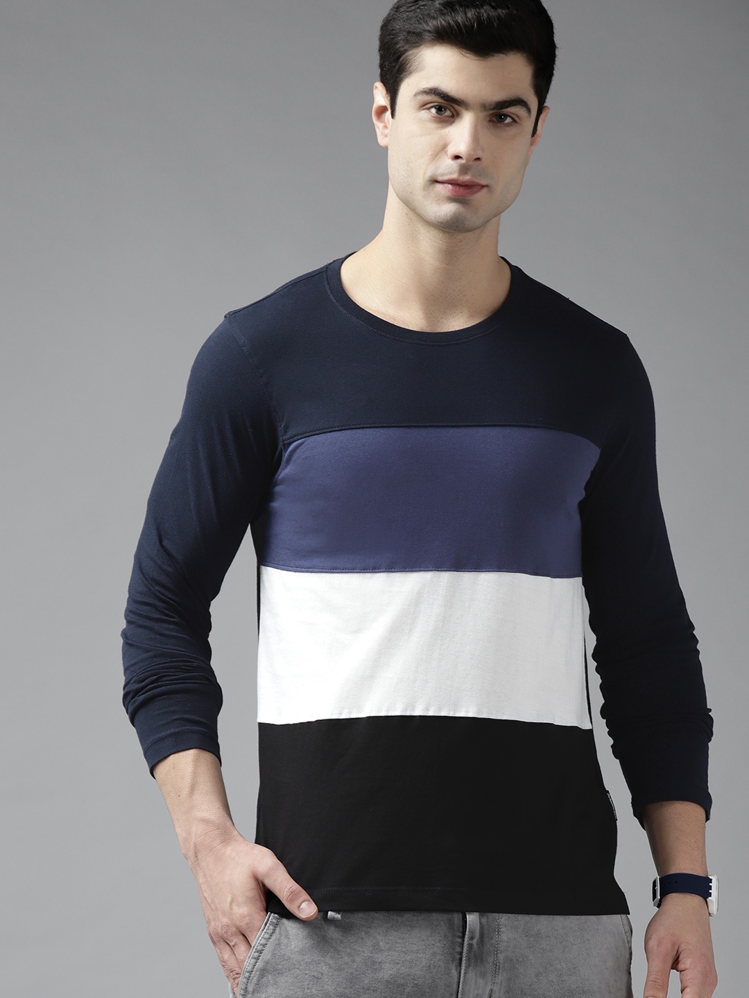 

Roadster Men Navy Blue & White Colourblocked T-shirt