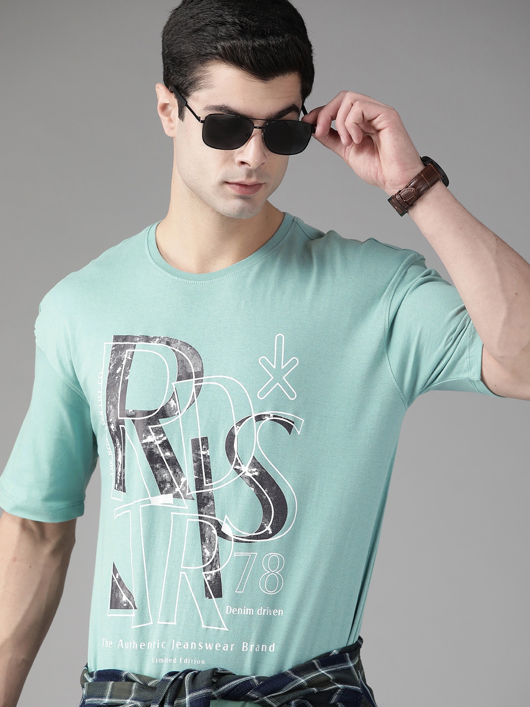 

Roadster Men Sea Green & Black Printed Pure Cotton T-shirt