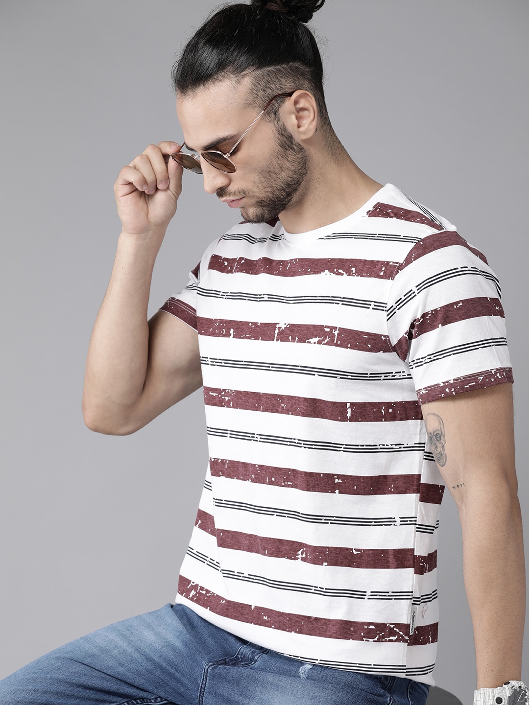 

Roadster Men White & Maroon Striped Pure Cotton T-shirt