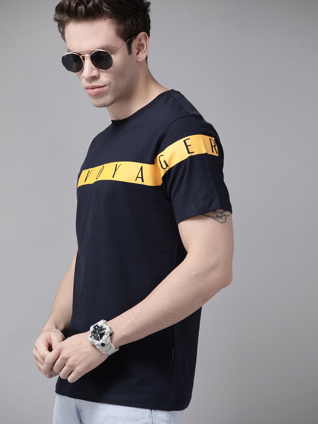 

Roadster Men Navy Blue Typography Printed Pure Cotton T-shirt