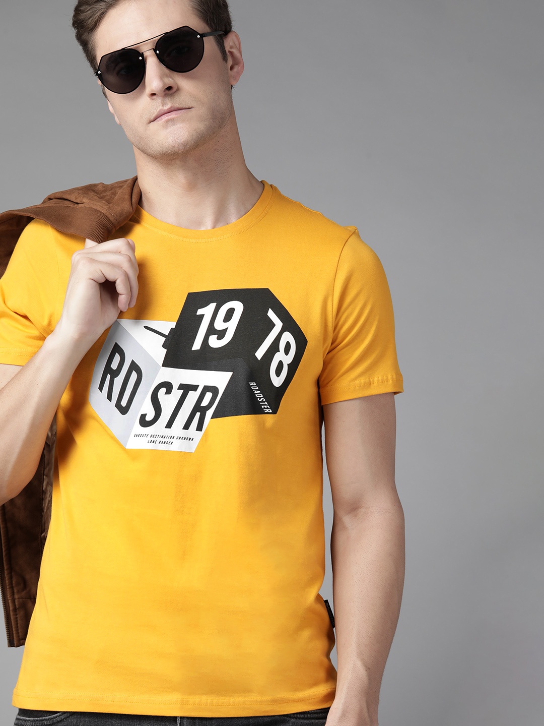 

The Roadster Lifestyle Co Men Mustard Yellow Brand Logo Printed Pure Cotton T-shirt
