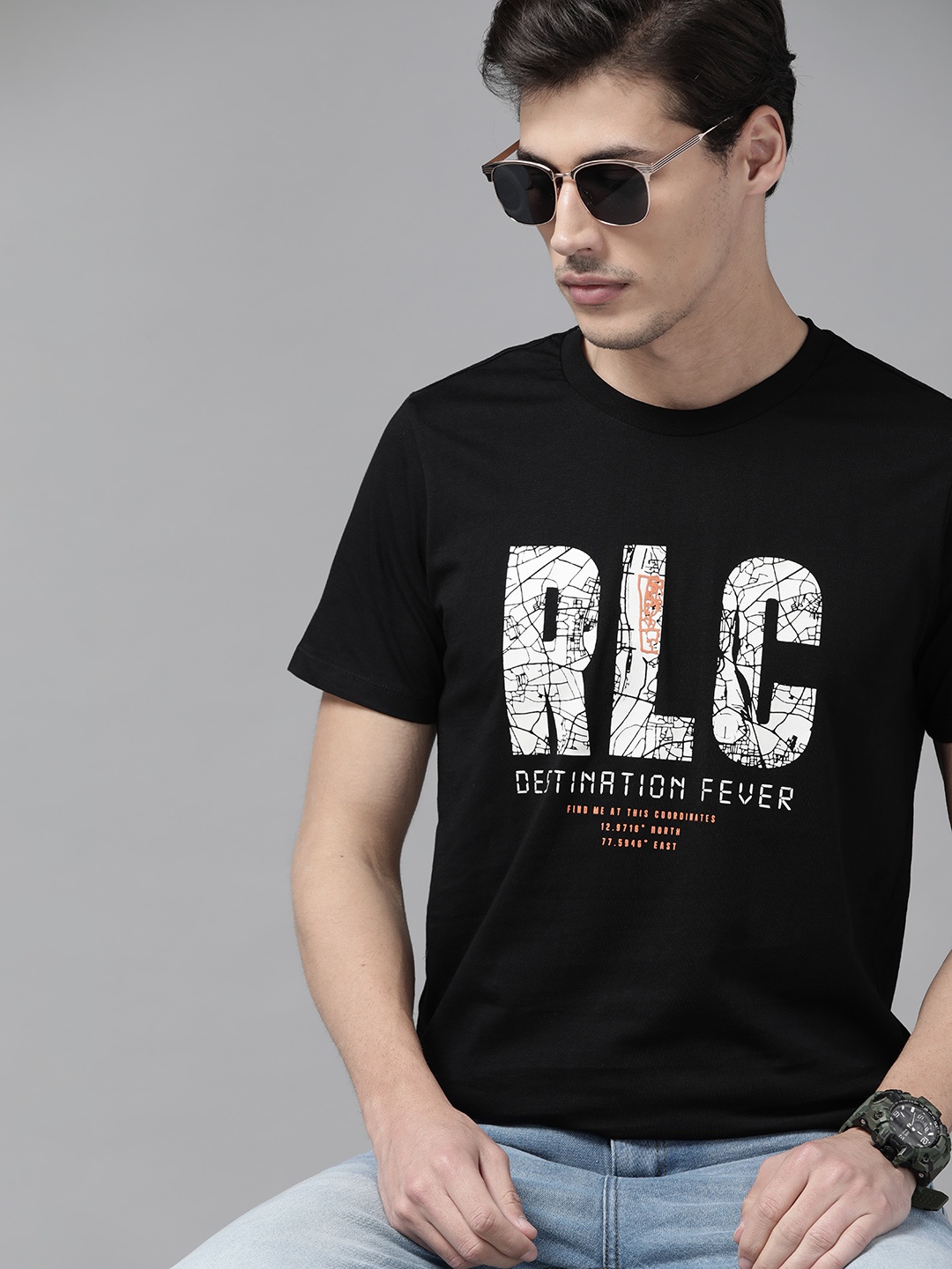 

The Roadster Lifestyle Co Men Black & White Typography Printed Pure Cotton T-shirt