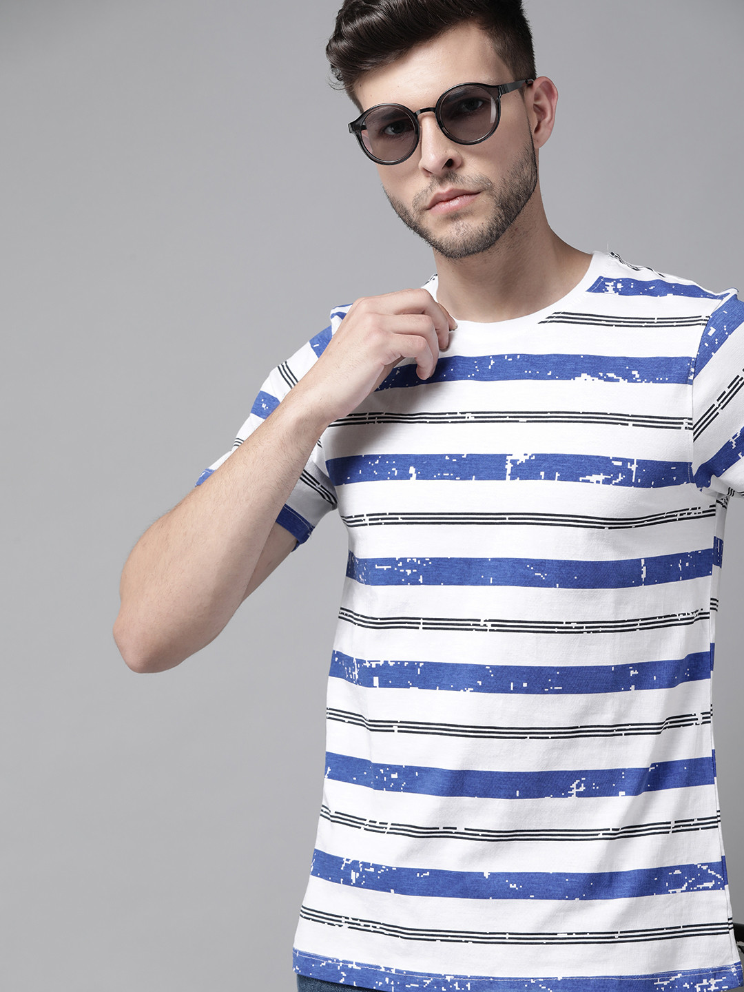 

Roadster Men White & Blue Striped Pure Cotton T-shirt