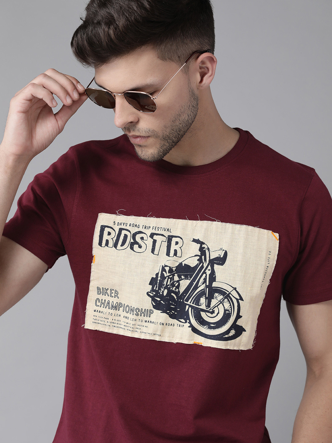 

Roadster Men Maroon Printed Pure Cotton Applique T-shirt