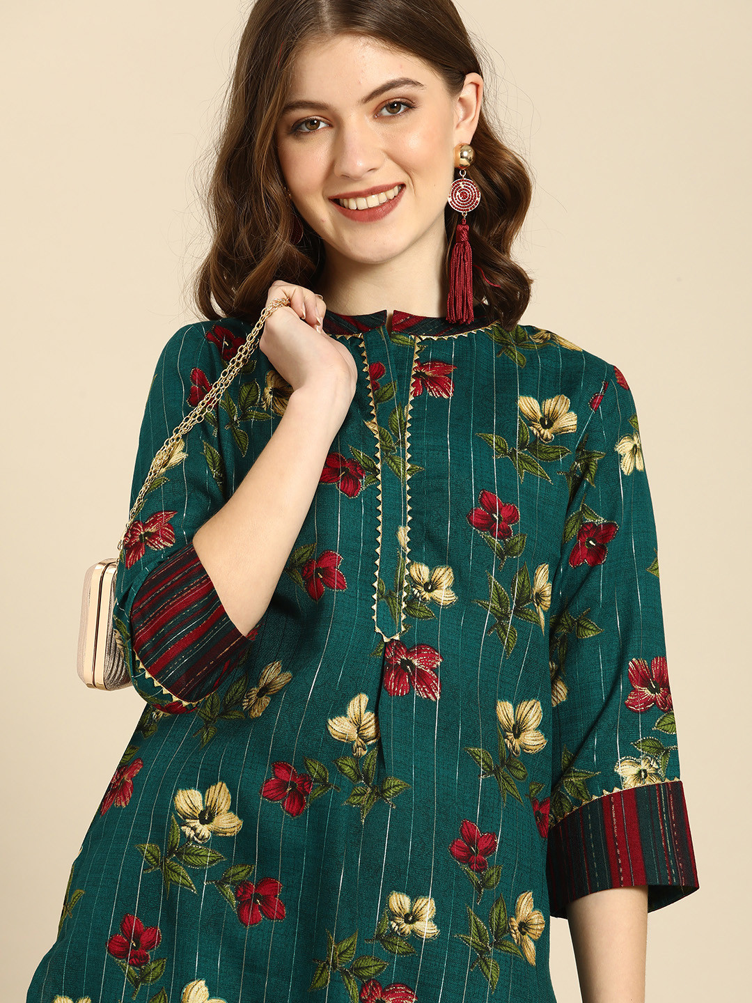 

Anouk Women Green Floral Printed Regular Gotta Patti Kurta with Trousers