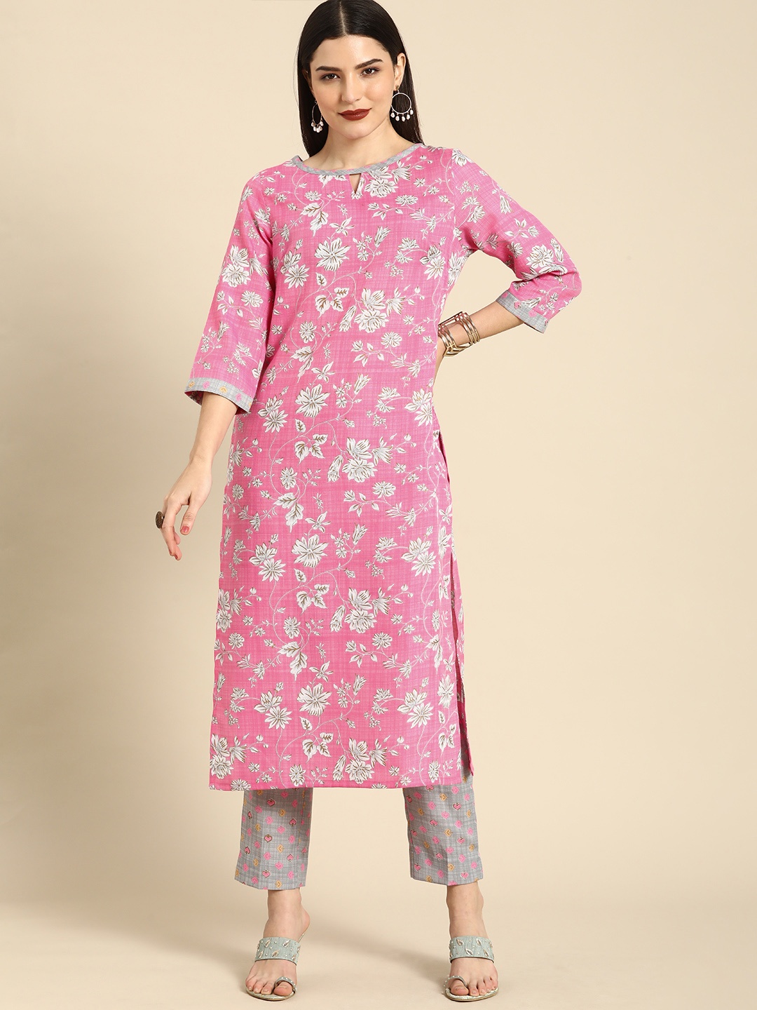 

Anouk Women Pink & White Floral Printed Regular Kurta with Trousers