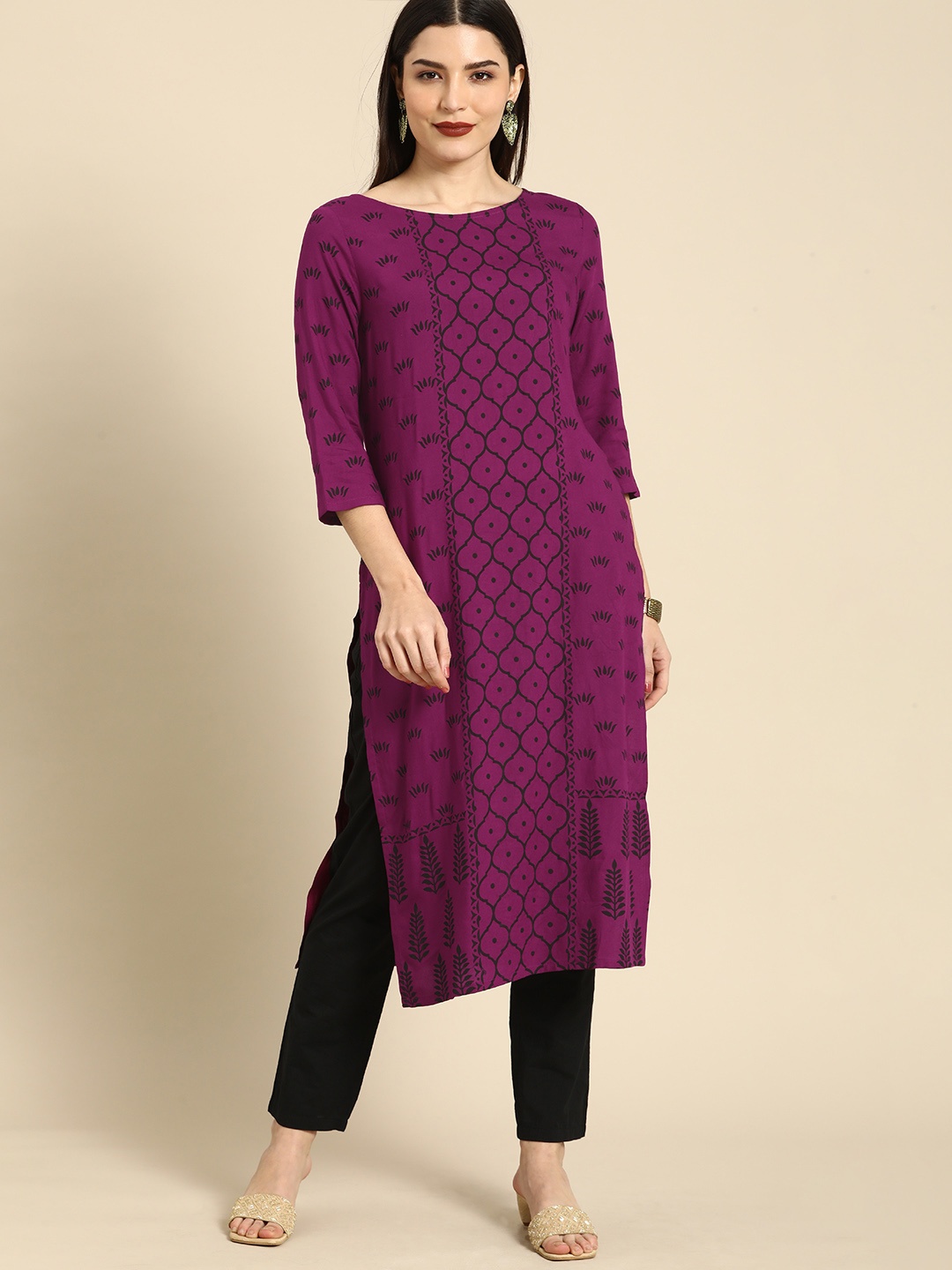 

Anouk Women Magenta & Black Ethnic Motifs Printed Boat Neck Block Print Straight Kurta