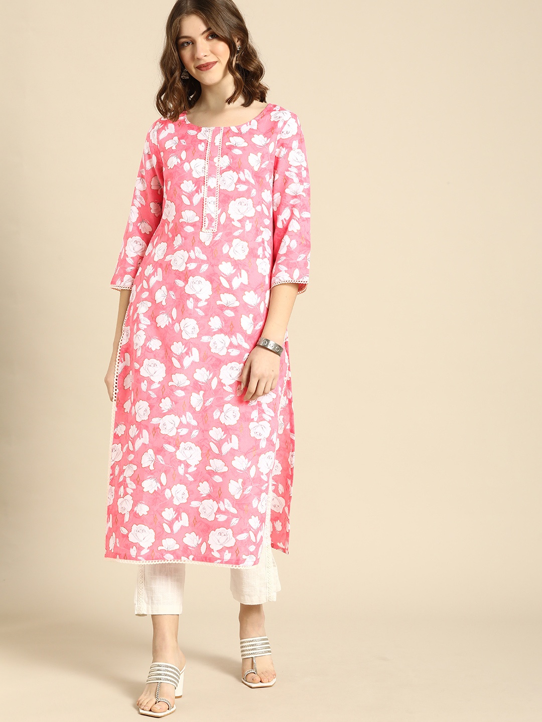 

Anouk Women Pink & White Floral Printed Round Neck Regular Sleeves Straight Kurta