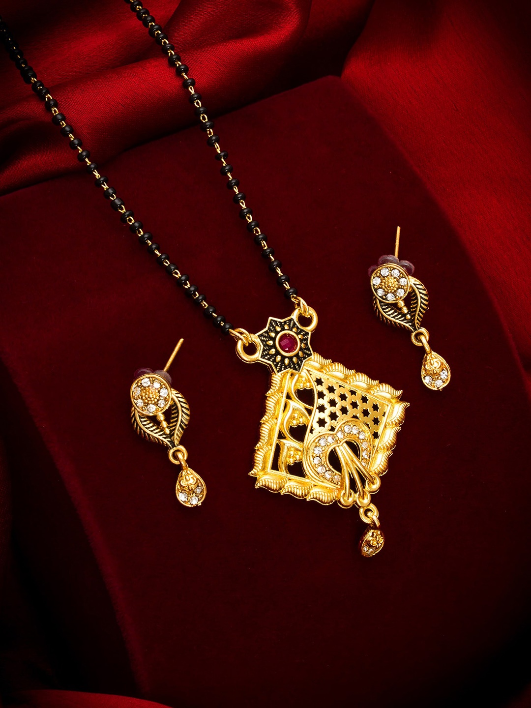 

aadita Gold Plated Black & White Stone-Studded & Beaded Mangalsutra Set