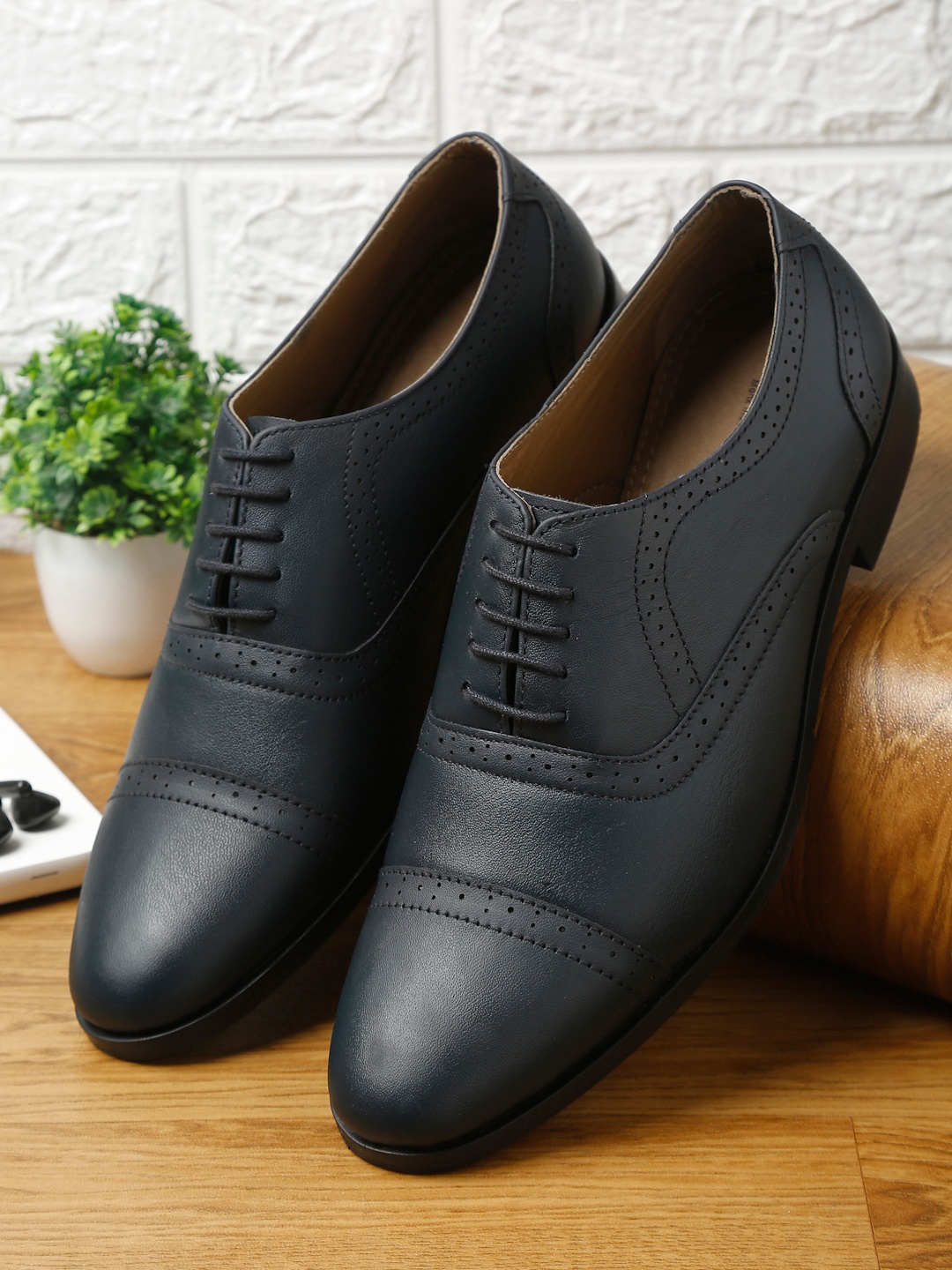 

MONKS & KNIGHTS Men Blue Solid Leather Brogues Derby Formal Shoes