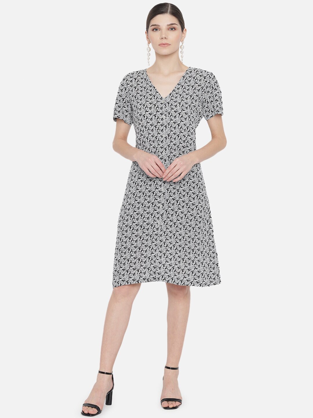 

Trend Arrest White & Black Floral Printed Dress
