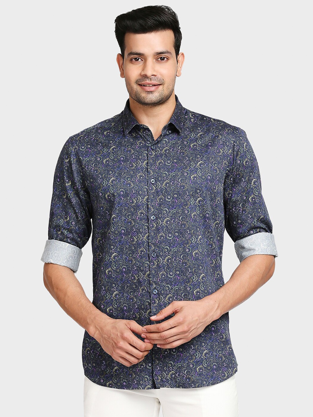 

ColorPlus Men Green & Blue Tailored Fit Floral Printed Casual Shirt