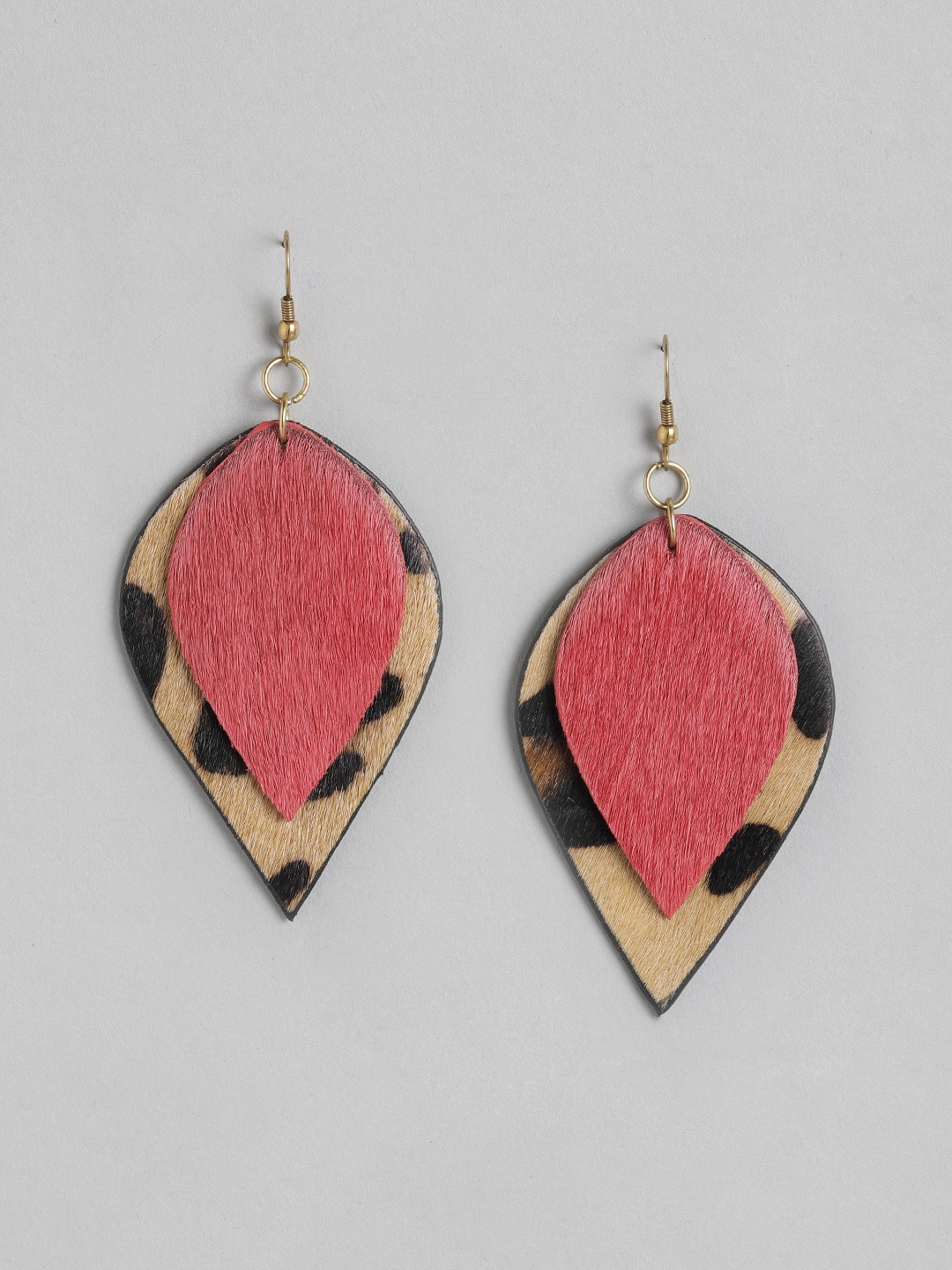 

AADY AUSTIN Pink & Beige Contemporary Drop Earrings