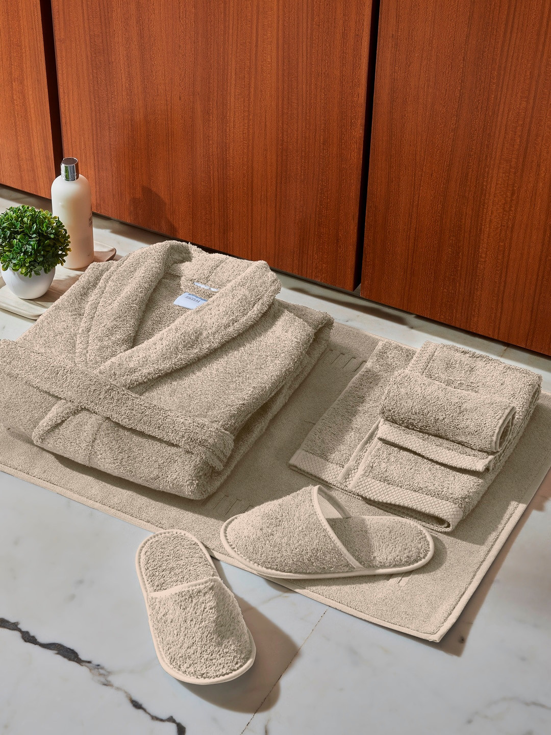 

DDecor Beige Solid 385 GSM Cotton Bath Robe