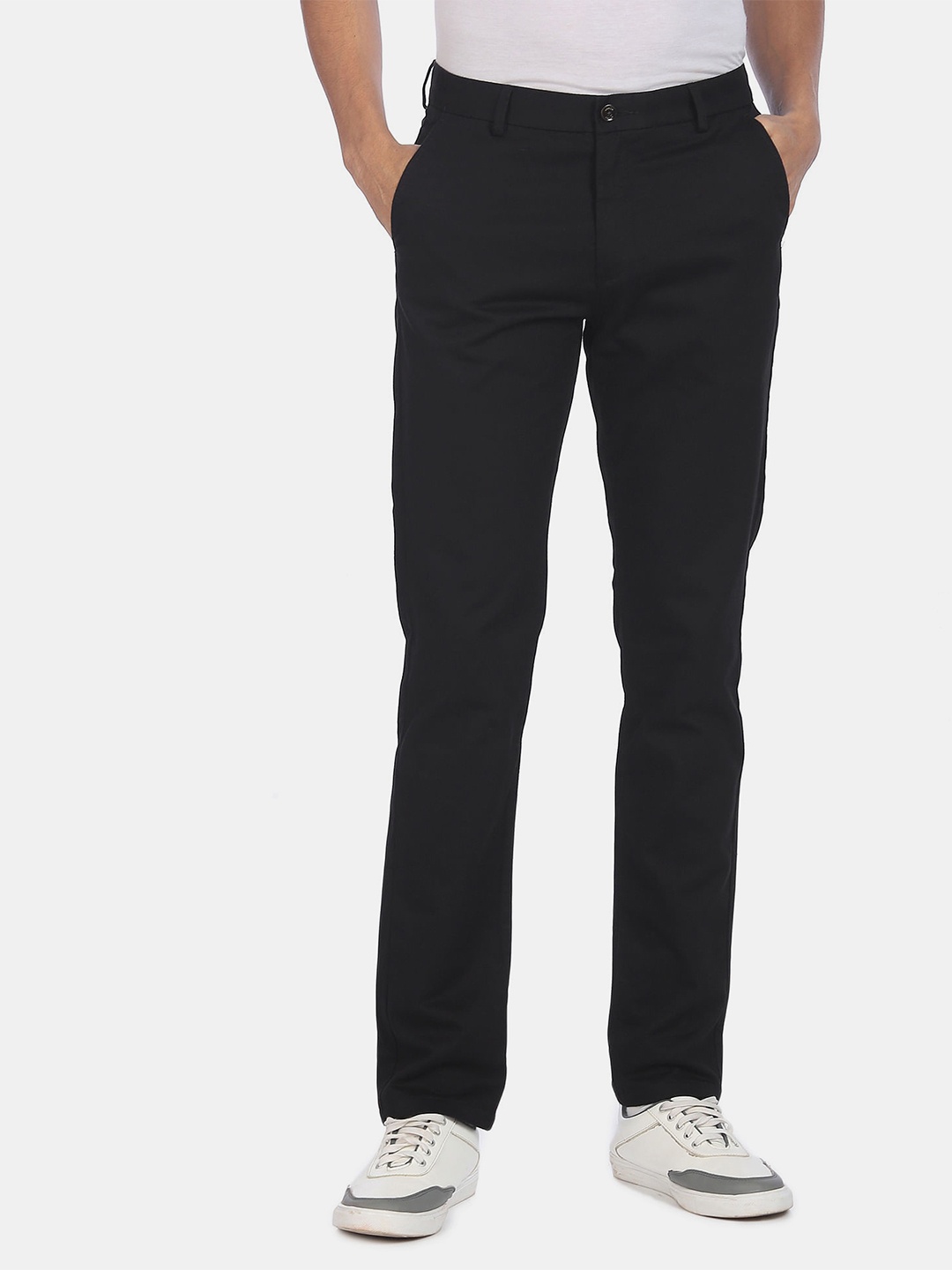 

Arrow Sport Men Black Solid Slim Fit Trouser