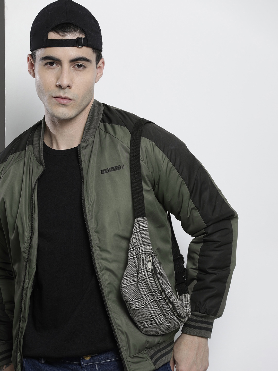 

The Indian Garage Co Men Colourblocked Bomber Jacket, Olive