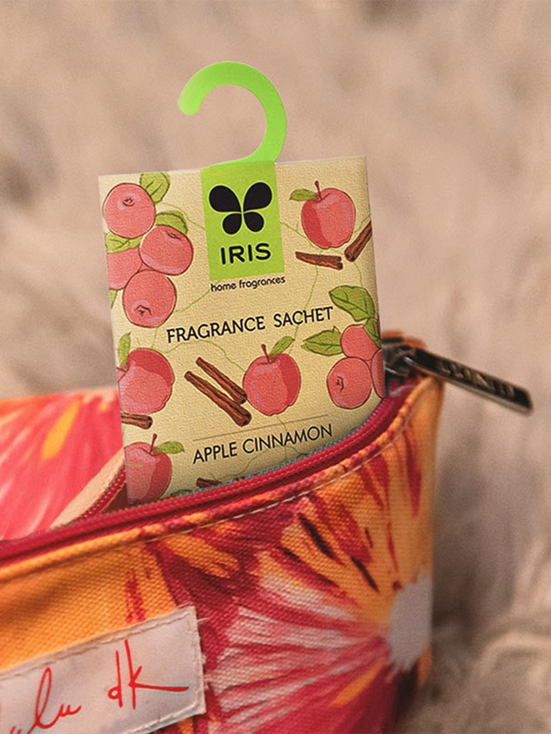

Iris Apple Cinnamon Fragrance Handheld Air Freshener, Red