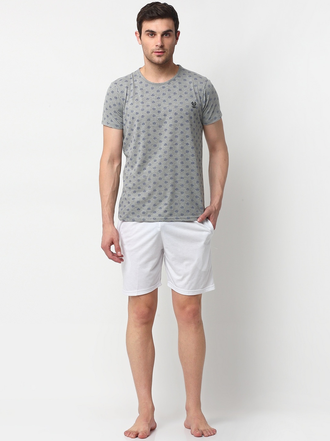 

VIMAL JONNEY Men Grey & White Printed Night suit