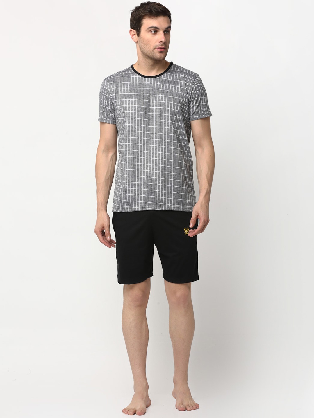 

VIMAL JONNEY Men Grey & White Checked Night suit