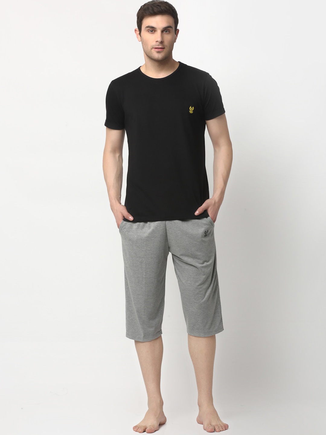 

VIMAL JONNEY Men Black & Grey Night suit