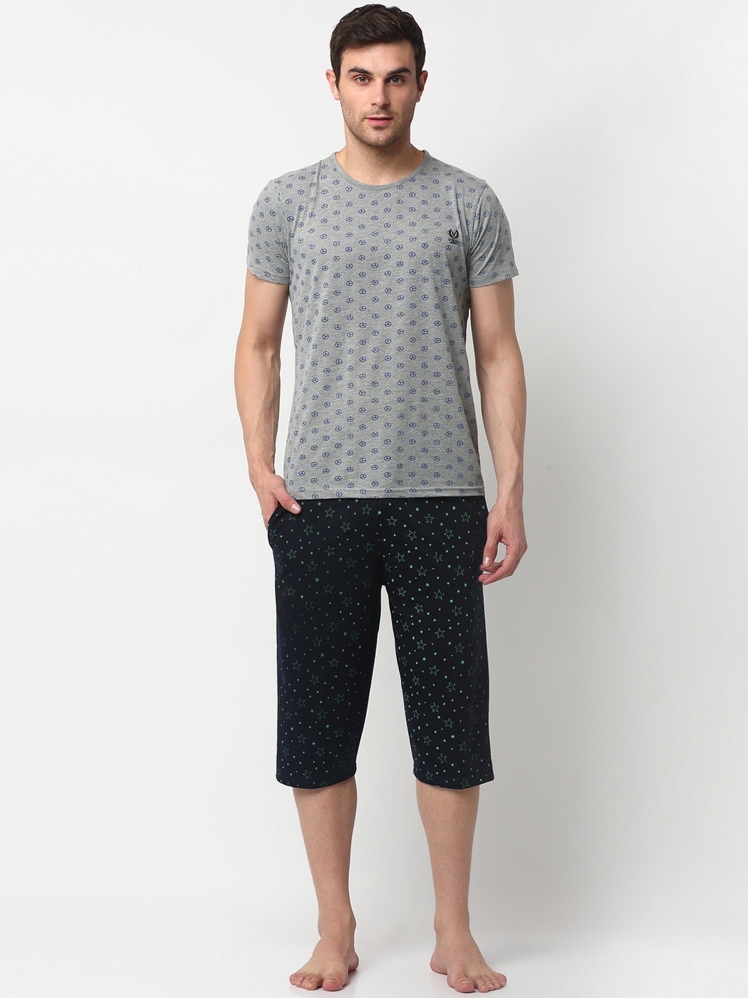 

VIMAL JONNEY Men Grey & Blue Printed Night suit