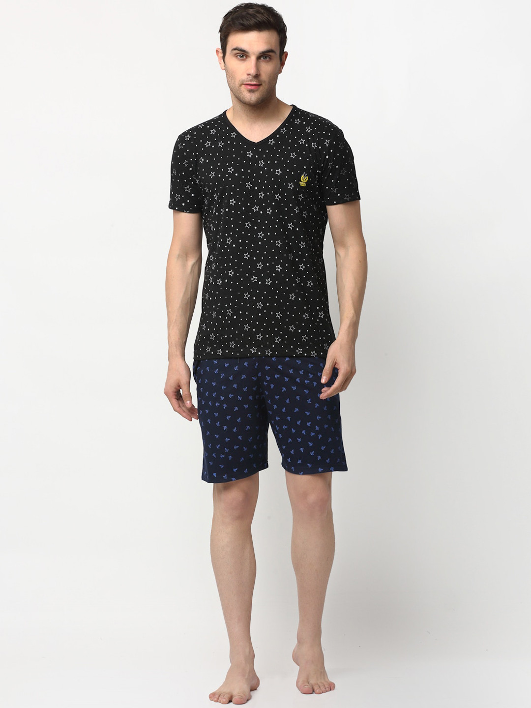 

VIMAL JONNEY Men Black & White Printed Night suit