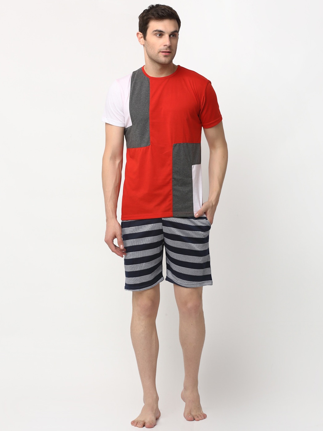 

VIMAL JONNEY Men Grey & Red Colourblocked Night suit