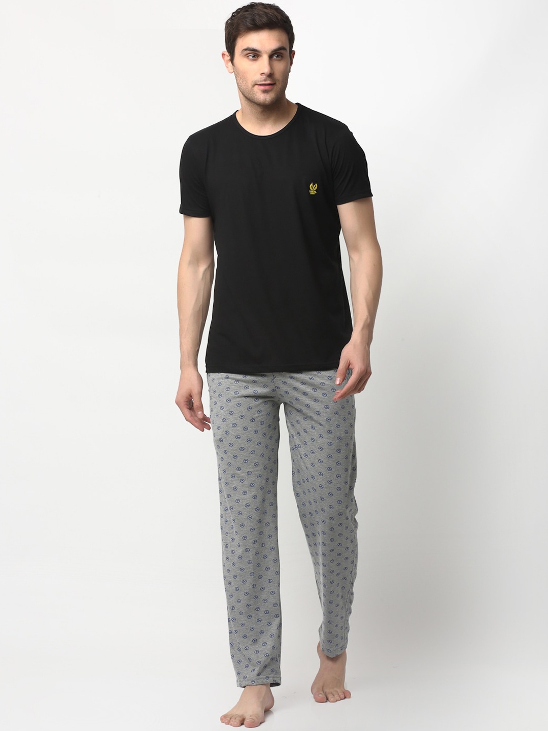 

VIMAL JONNEY Men Black & Grey Night suit