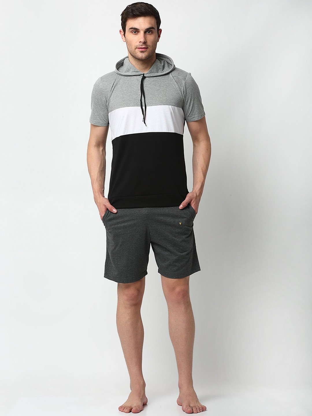 

VIMAL JONNEY Men Grey Colourblocked Night suit